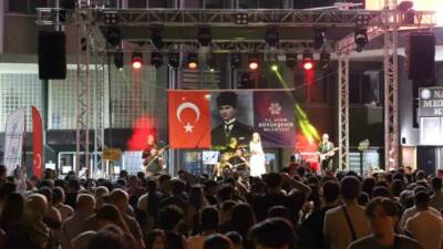 Aydın Büyükşehir Belediyesi, kültür ve sanat etkinlikleriyle vatandaşları buluşturmaya devam