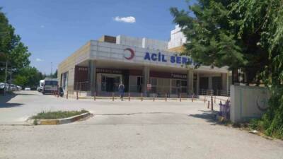 Denizli Çivril’de okulda görevli iki öğretmen yumruk yumruğa kavga etti.