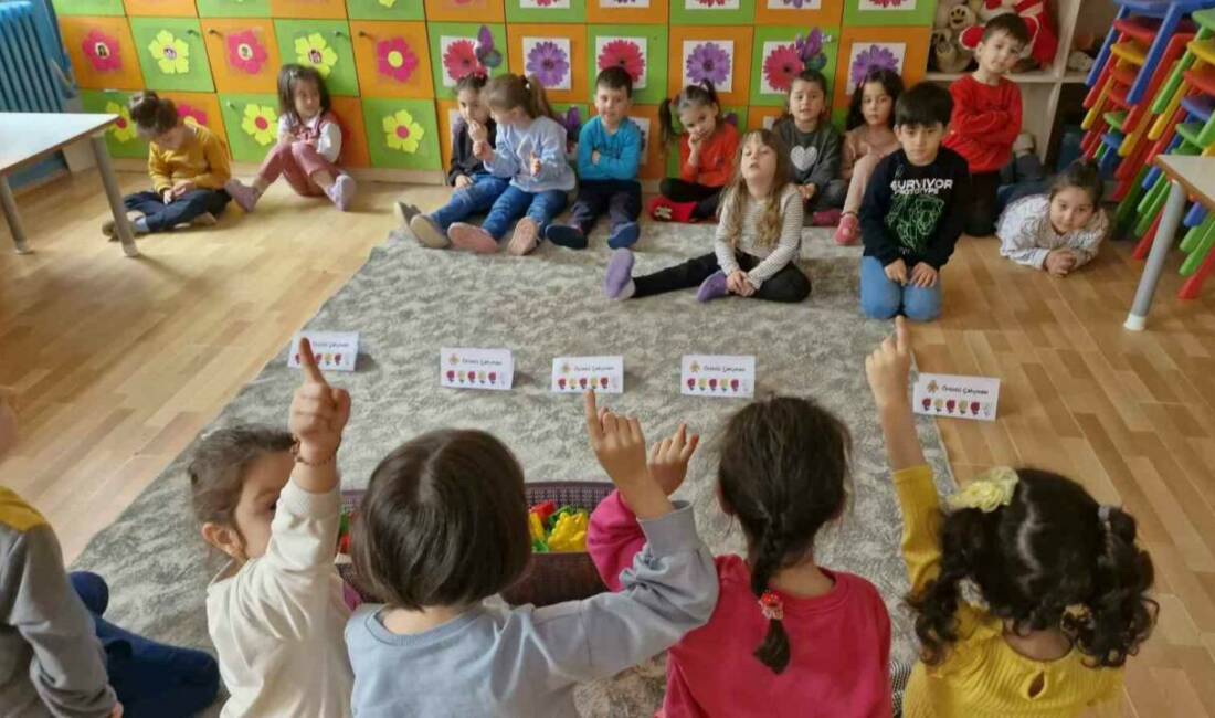 Ordu’nun Ünye ilçesinde bir ortaokulda düzenlenen ’ 2025’te Matematik’ isimli