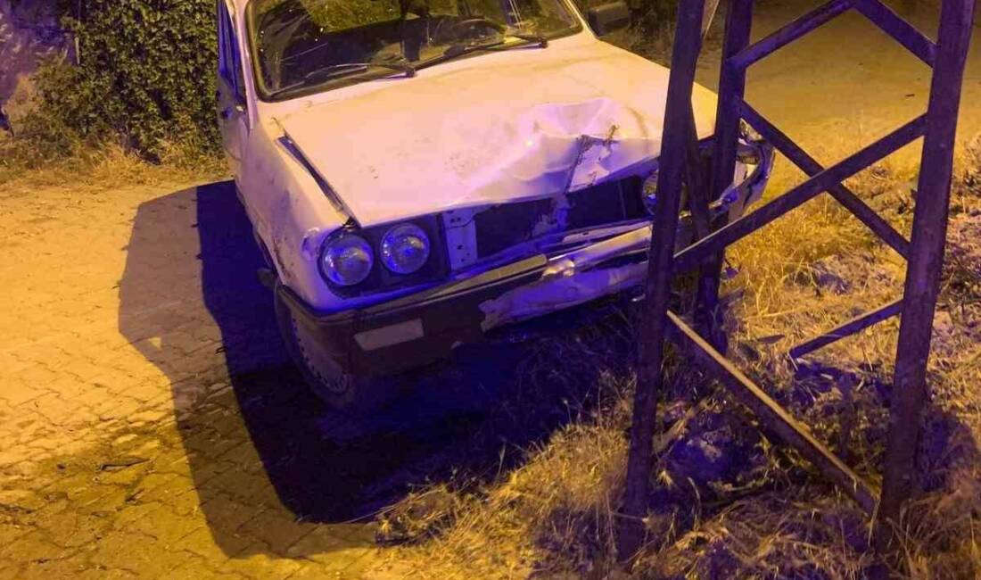 Adıyaman’ın Gölbaşı ilçesinde kontrolden çıkan otomobilin elektrik direğine çarpması sonucu