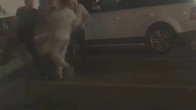 Pendik’te gece saatlerinde bir dinlenme tesisinde yolcular arasında kavga çıktı.