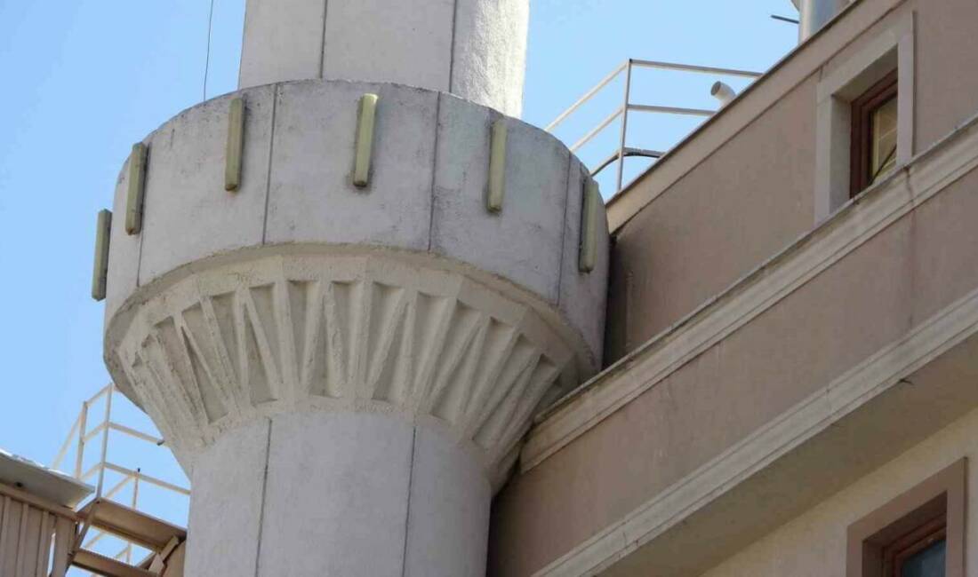 Pendik’te bulunan bir cami ile hemen yanına inşa edilen Kuran