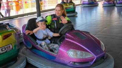 Denizli İl Emniyet Müdürlüğü personelleri, sosyal sorumluluk projesi kapsamında lunaparka