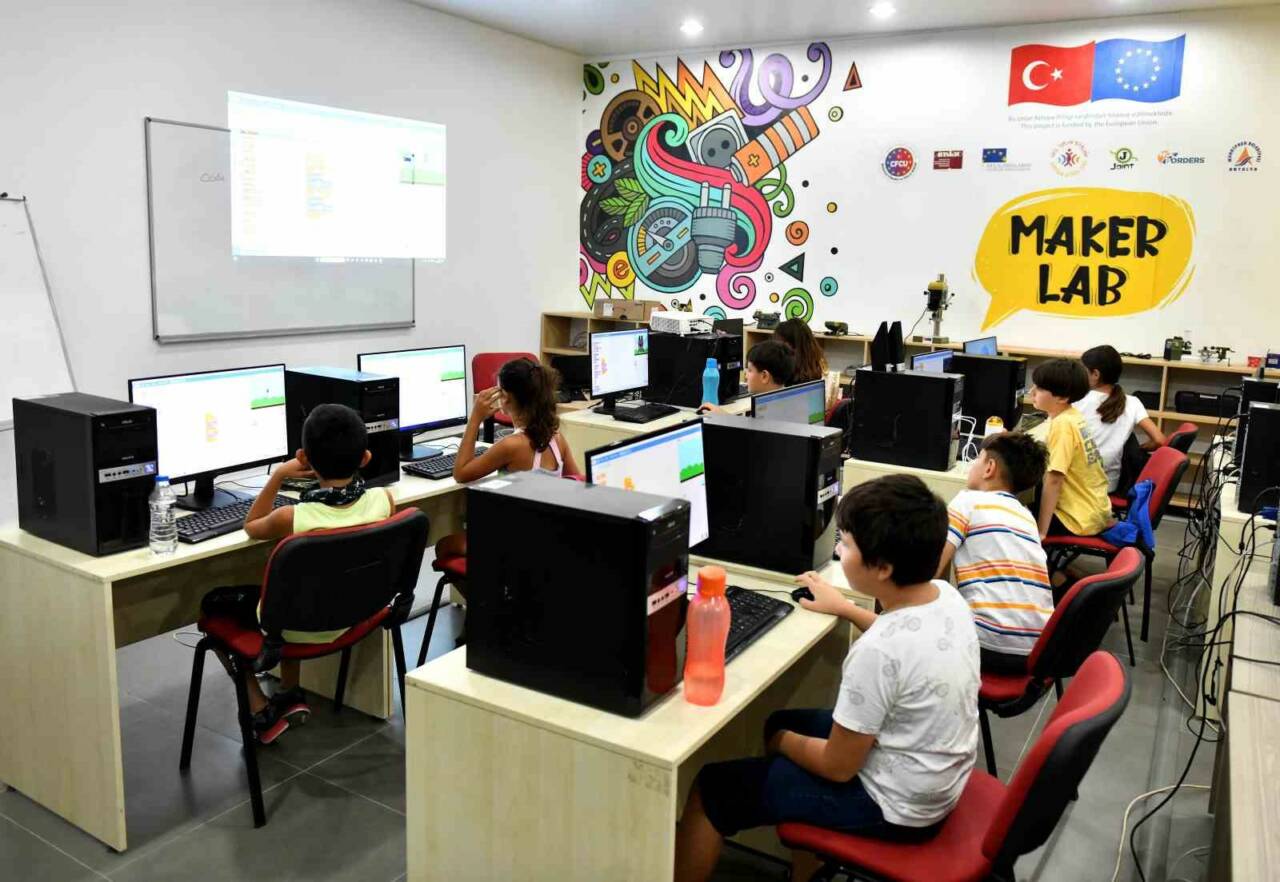 Antalya’da, Muratpaşa Belediyesi’nin Abdullah Sevimçok Sivil Toplum ve İnovasyon Merkezi’nde