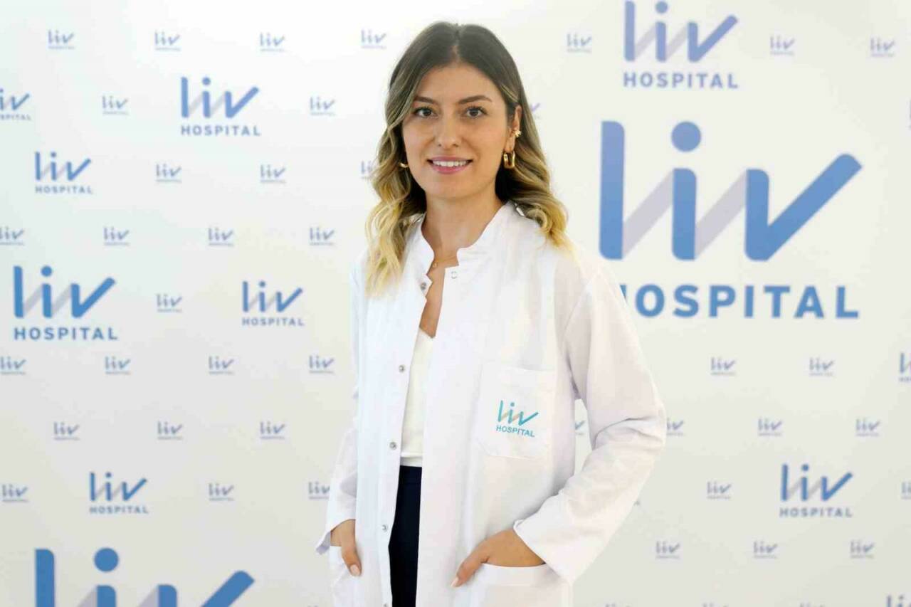 Doğru zamanda güneşlenmeye dikkat çeken Aile Hekimi Uzman Dr. Tuba