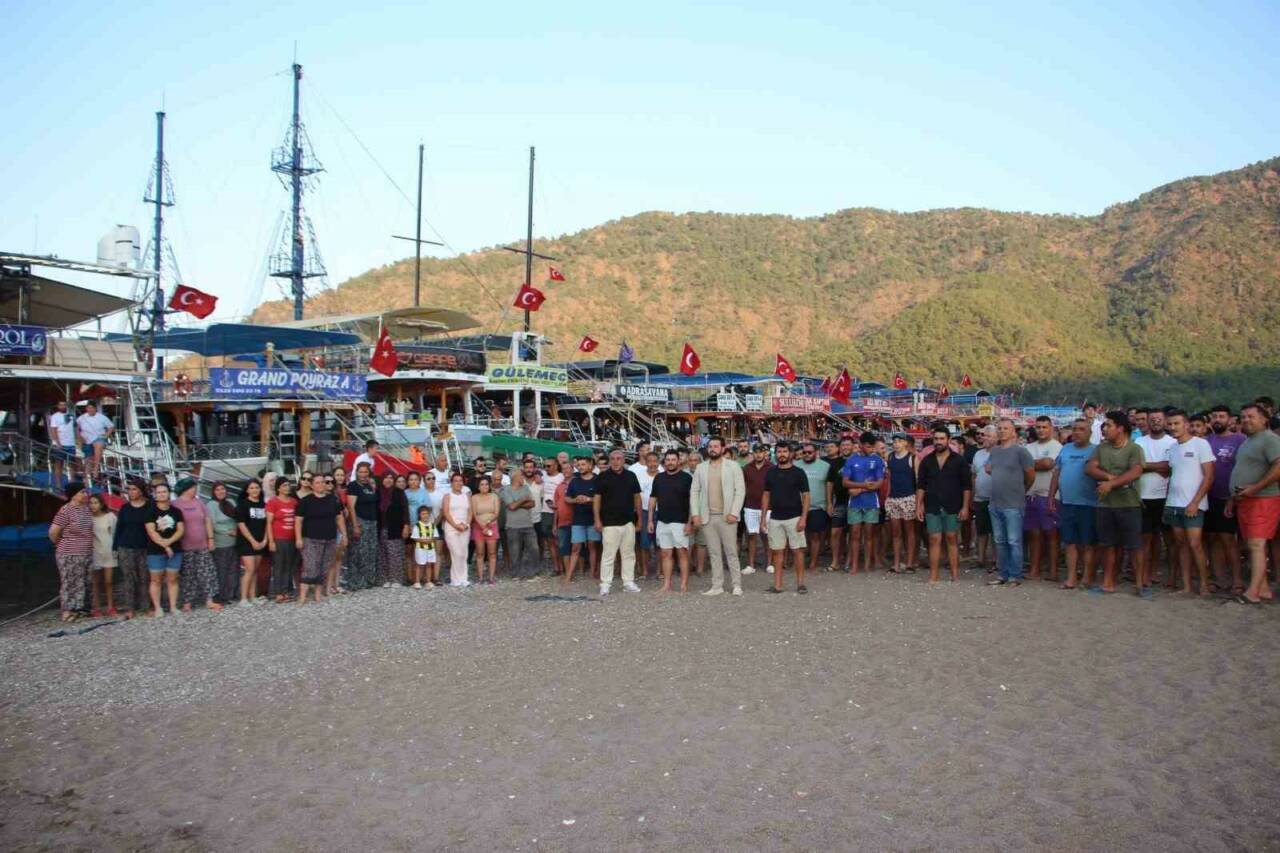 Antalya’nın Kumluca ilçesine bağlı turizm merkezlerinden Adrasan’da tekneciler tekne yanaşma