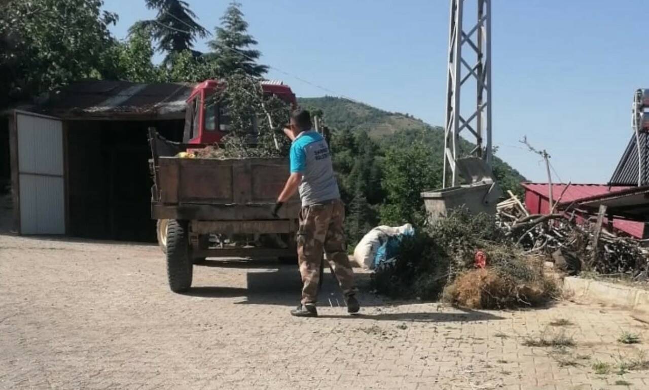 Adana’nın Saimbeyli ilçesinde, bayram sonrası ilçe genelinde temizlik ve dezenfekte