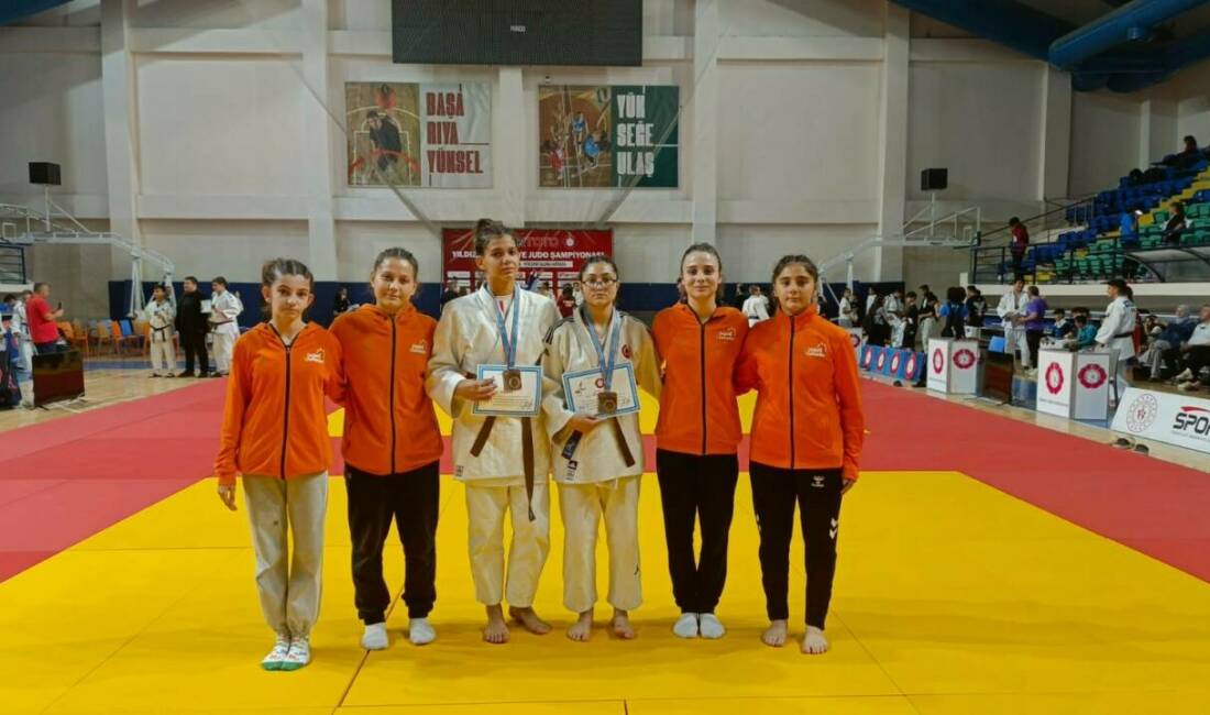 Kütahya’da düzenlenen Yıldızlar Türkiye Şampiyonası’nda, Manisa’nın Salihli ilçesi sporcularından Göksu