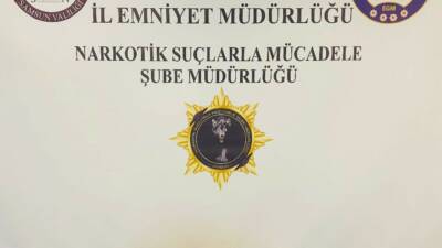 Samsun’da narkotik polisi tatafından bir evde yapılan aramada, 1 kilo