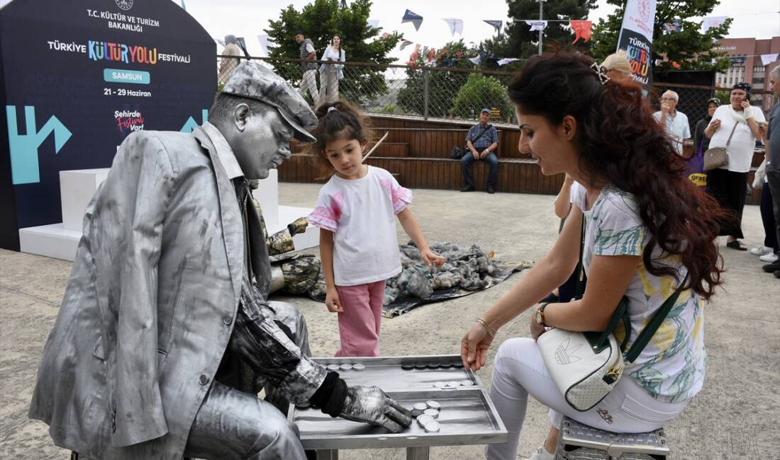 SAMSUN (AA) – Samsun’da düzenlenen Türkiye Kültür Yolu Festivali’nde canlı