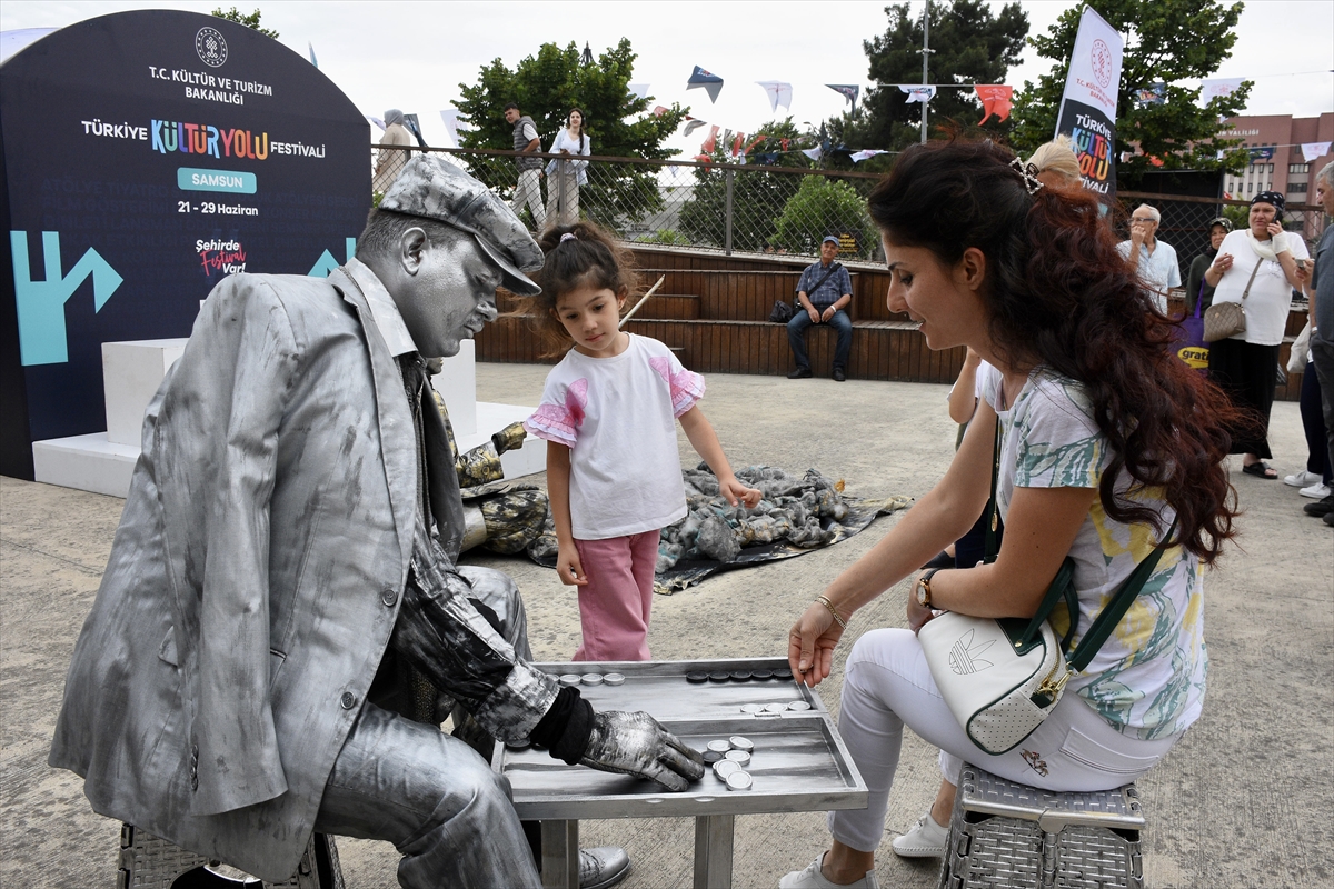 SAMSUN (AA) – Samsun’da düzenlenen Türkiye Kültür Yolu Festivali’nde canlı