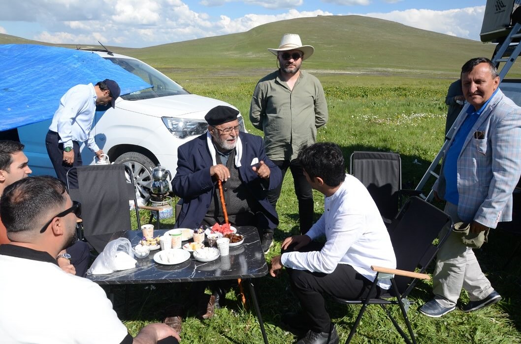 Sarıkamış’ta yayla şenlikleri renkli görüntülere sahne oldu. Kaymakam at bindi,