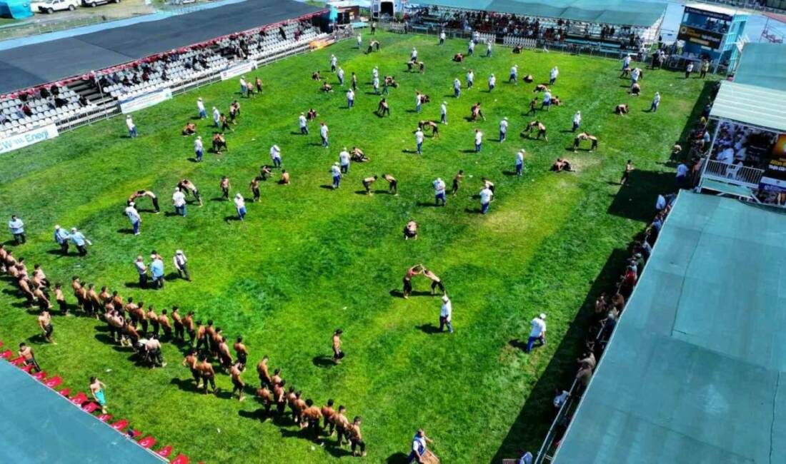 Binlerce güreşseverin ilgi gösterdiği 17. Sekapark Altın Kemer Yağlı Güreşleri,