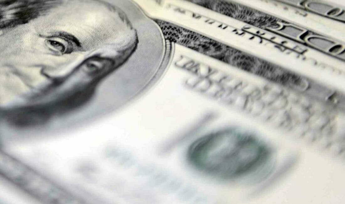 Dolar 39,7530 liradan, euro ise 46,5930 liradan güne başladı. İstanbul
