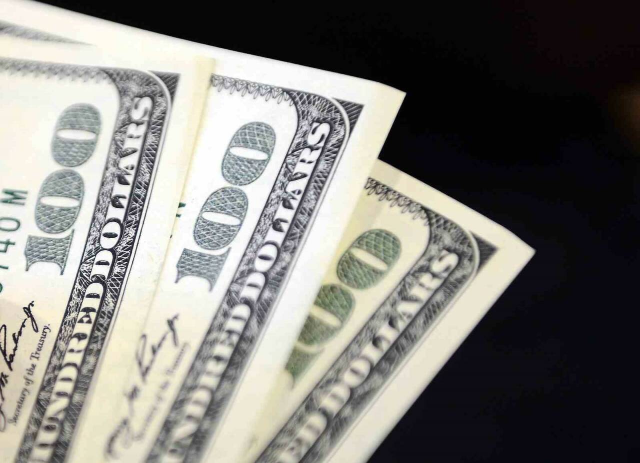 Dolar 39,1500 liradan, euro ise 44,7320 liradan güne başladı. İstanbul