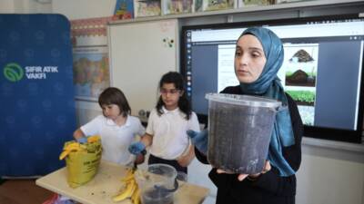 - Cumhurbaşkanı Erdoğan'ın eşi Emine Erdoğan'ın 2017'de başlattığı "Sıfır Atık