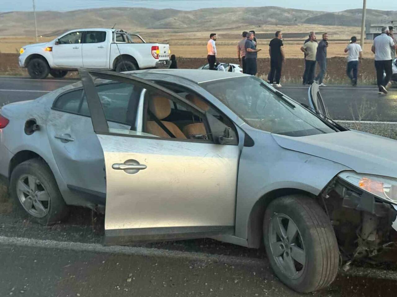 Siirt’in Kurtalan ilçesinde iki otomobil çarpıştığı kazada 5 kişi yaralandı.