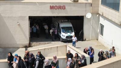 SİİRT (AA) – Siirt’in Kurtalan ilçesinde otomobil ile kamyonun çarpıştığı