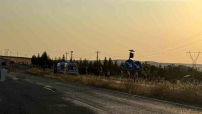 Siirt’in Kurtalan ilçesinde otomobilin devrildiği kazada 4 kişi yaralandı. Edinilen