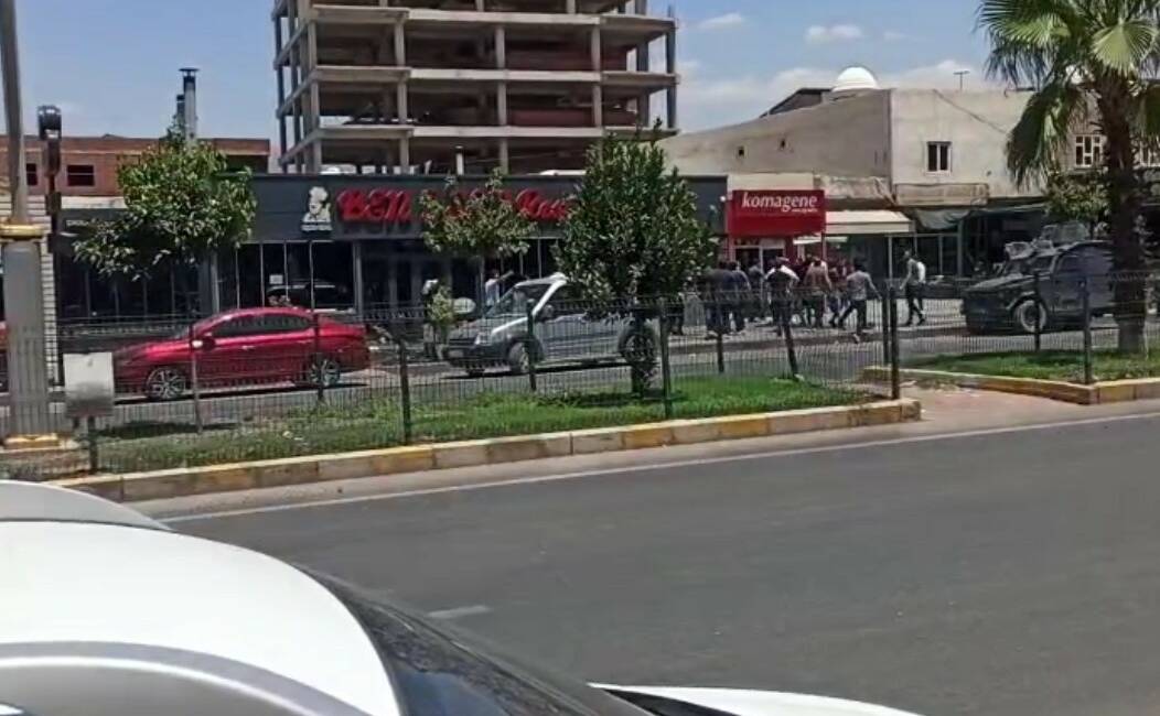 Şırnak’ın Silopi ilçesinde bir grup, Gülizar Yıldız’ın öldürüldüğü lokantaya taşlı