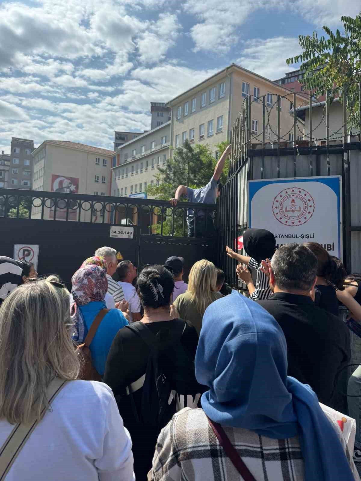 Yükseköğretim Kurumları Sınavı’nın (YKS) birinci oturumuna iddiaya göre 1 dakika