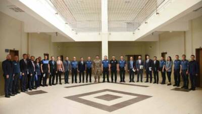 Erzincan İl Emniyet Müdürlüğü kadrosunda bulunup sınır ötesinde görevlendirilen polisler