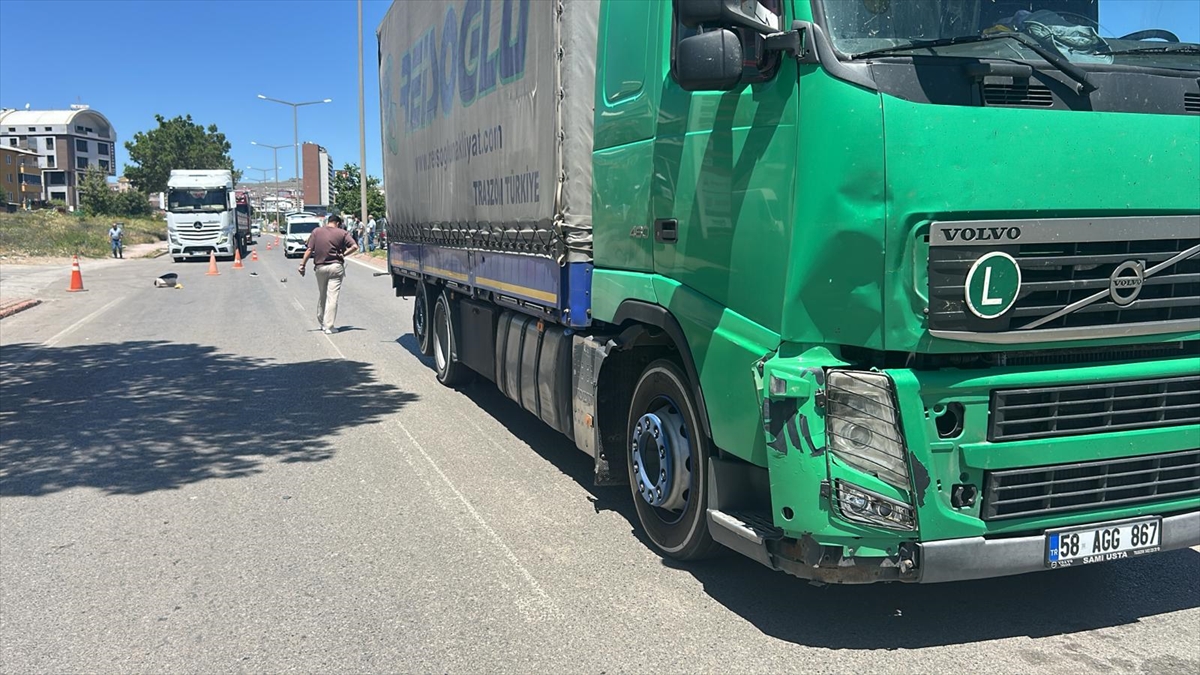 - Kaza anı bir iş yerinin güvenlik kamerasınca kaydedildi