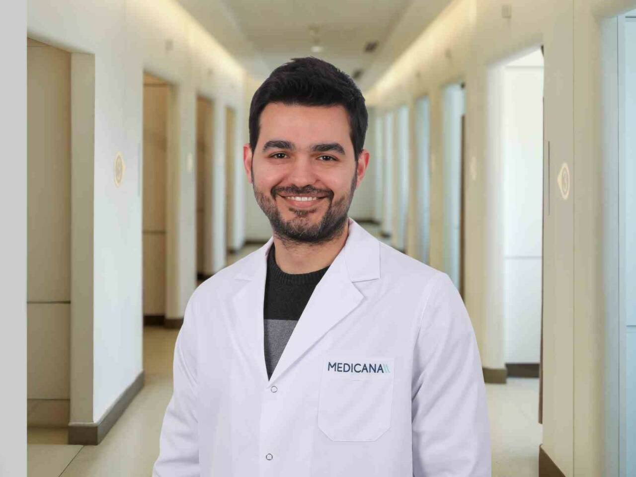 Omurga eğriliği olarak gözlemlenen skolyoz, çocukluk ile ergenlik dönemlerinde sıkça