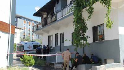 İzmir’in Bornova ilçesinde evde yalnız yaşayan astım hastası yaşlı kadın,