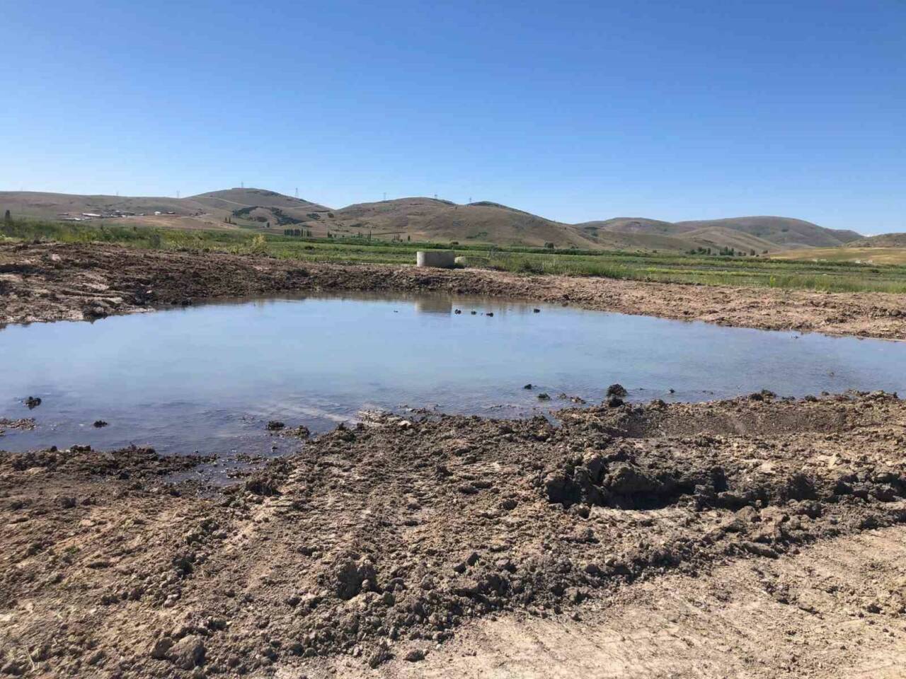 Bayburt’ta her sene yaz aylarında meydana gelen sulama borusunun patlaması,