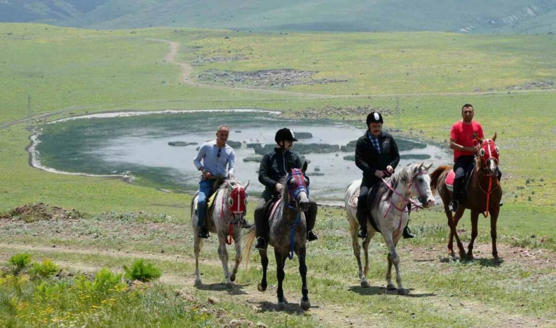Erzurum’daki doğa gezisinde Vali Mustafa Çiftçi ve Atatürk Üniversitesi Rektörü