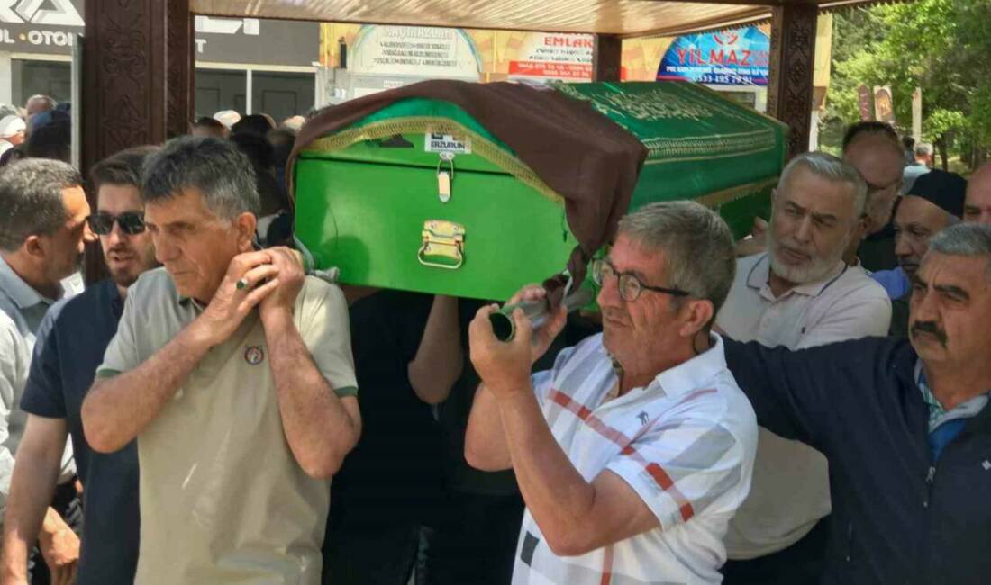 Sivas Nüfus ve Vatandaşlık Müdürü Adalet Çakmur’un annesi, Aziziye Nüfus