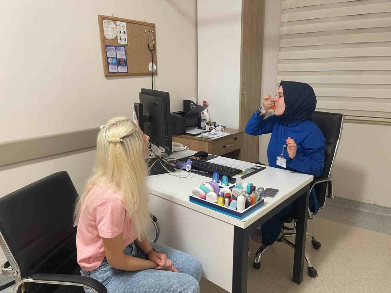 Samsun Çarşamba Devlet Hastanesi, inhaler cihaz kullanımında yapılan birebir eğitimlerle