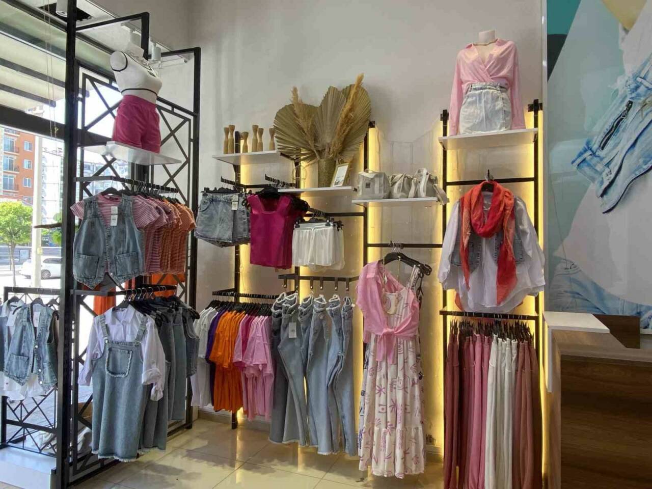 Adana’da uygun fiyat, kaliteli ürün ve modern tasarım anlayışıyla kadınların