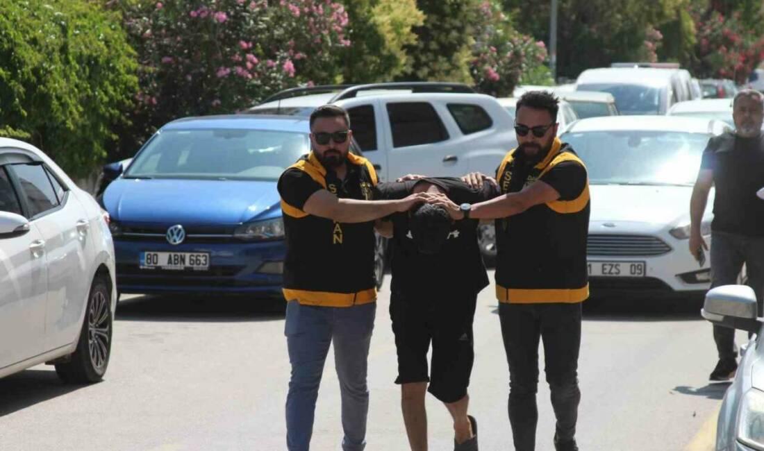 Adana’da ters yöne girerek toplu taşıma otobüsünün şoförüyle tartışıp küfürler