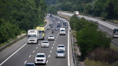 Anadolu Otoyolu'nun Bolu ve Düzce kesiminde, Kurban Bayramı tatili dolayısıyla
