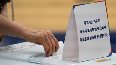 Güney Kore'de, eski Devlet Başkanı Yoon Suk Yeol'ün görevden azledilmesinin