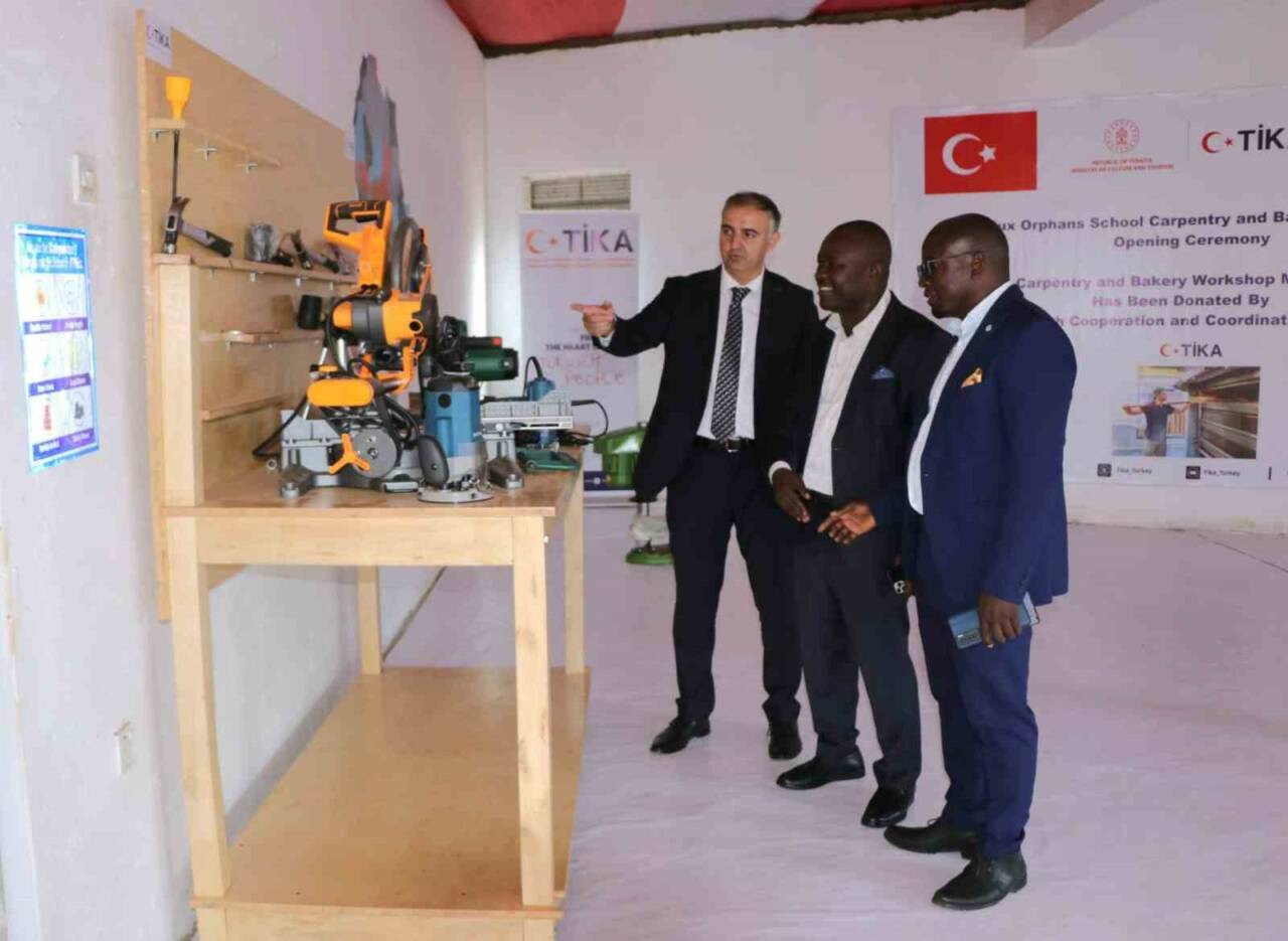 Türk İşbirliği ve Koordinasyon Ajansı Başkanlığının (TİKA) desteğiyle Uganda’nın Alux
