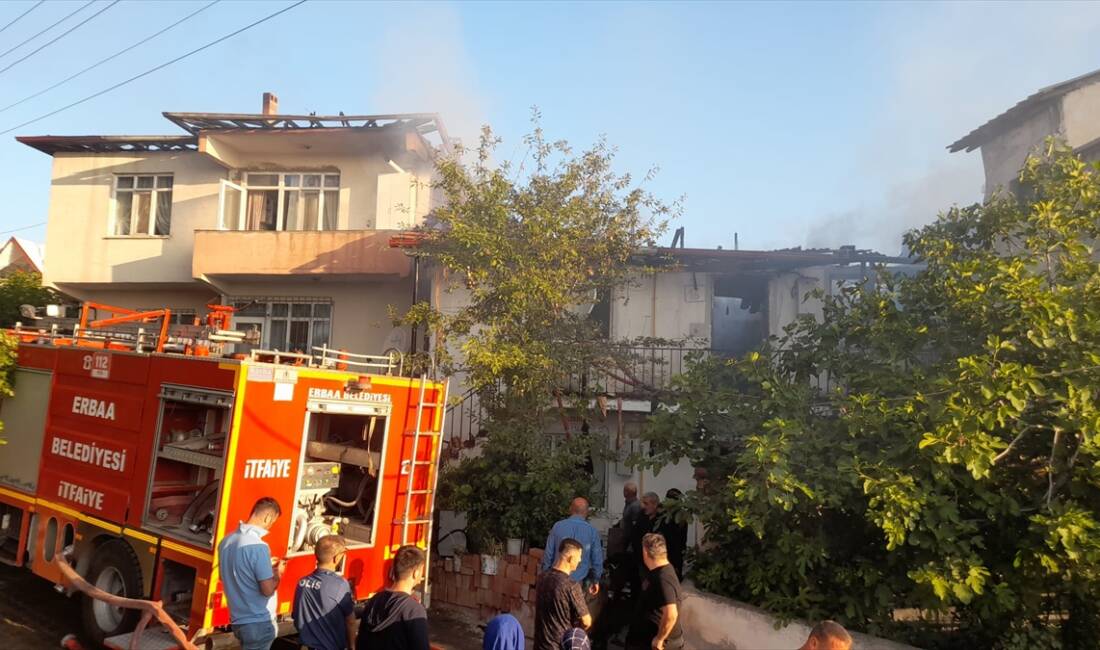 - Dumandan etkilenen muhabbet kuşunu itfaiye kurtardı