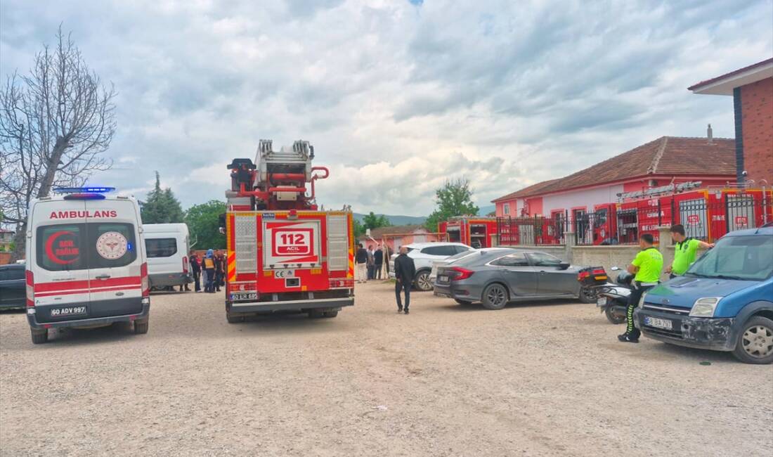 TOKAT (AA) – Tokat’ın Erbaa ilçesinde bir lisede çıkan yangın,