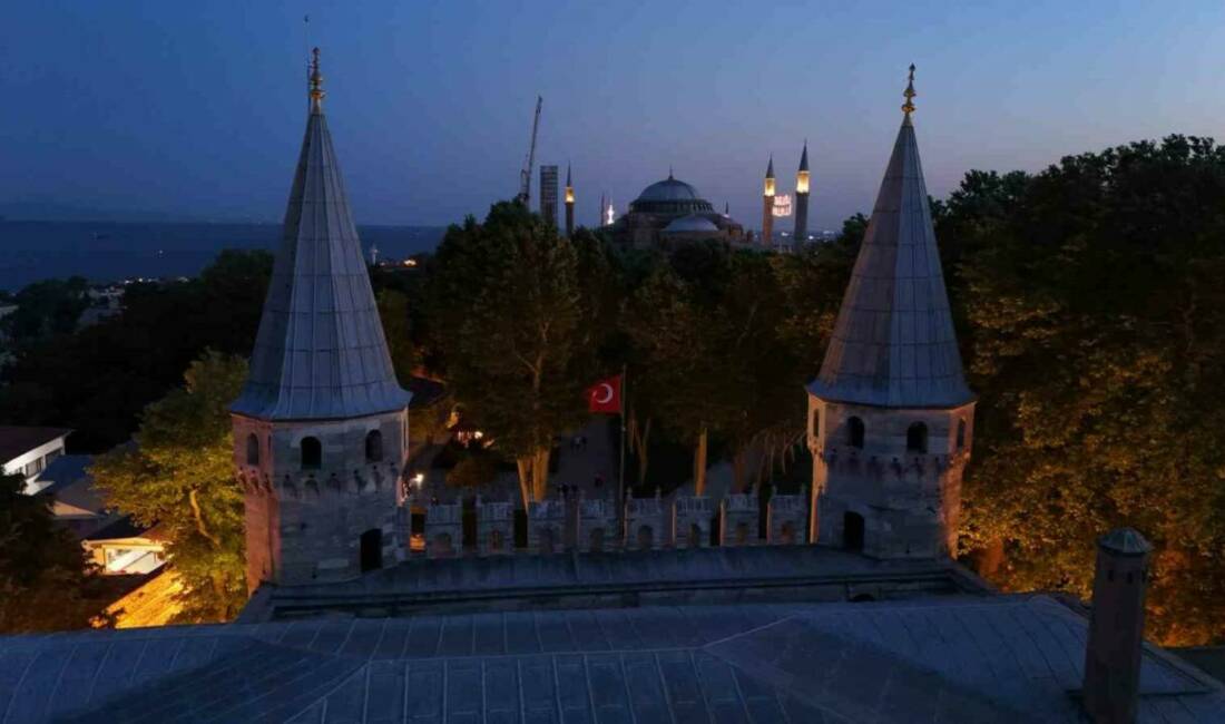 Topkapı Sarayı 21 Haziran’dan itibaren geceleri eşsiz ışıklandırması ile kapılarını