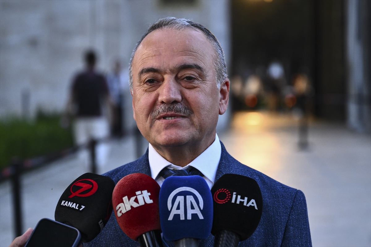 - Topkapı Sarayı Daire Başkanı İlhan Kocaman:
- "Mümkün olduğu kadar