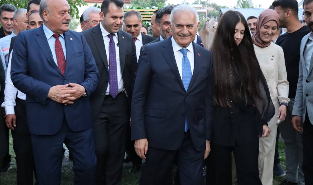 - "40 yıllık terör bitti. Terörsüz Türkiye. Liderimiz '21. yüzyıl
