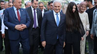 - "40 yıllık terör bitti. Terörsüz Türkiye. Liderimiz '21. yüzyıl