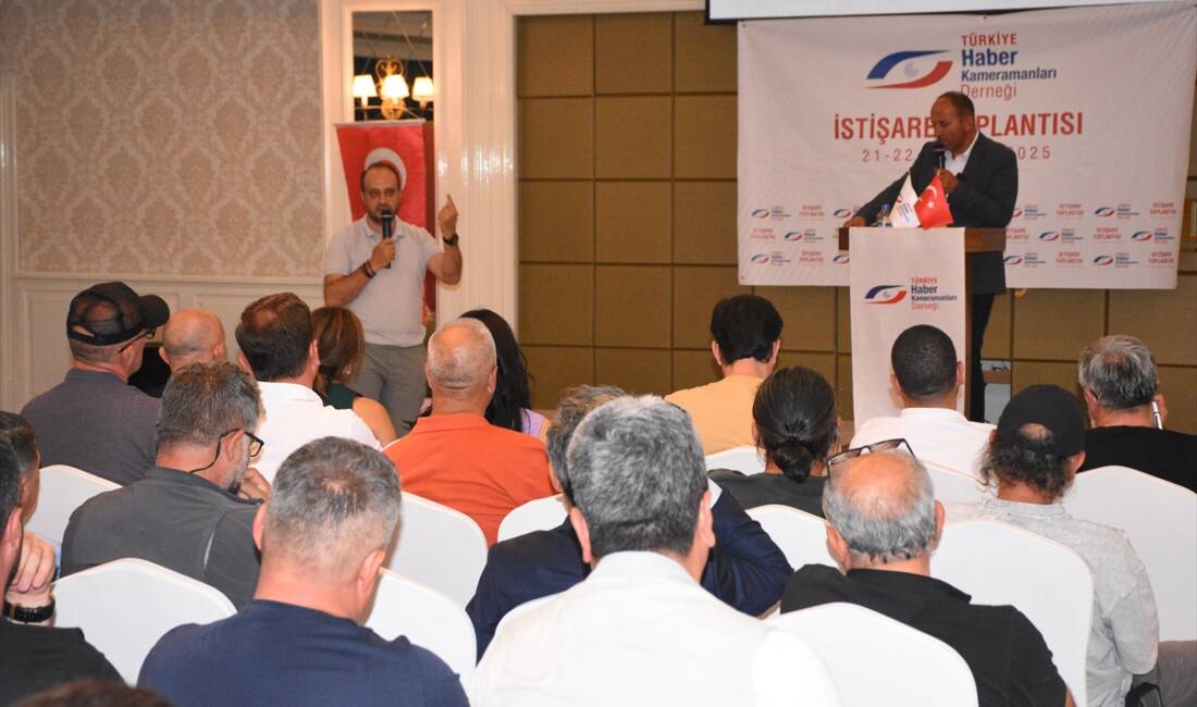 - Türkiye Haber Kameramanları Derneği Başkanı Aytekin Polatel:
-"ZoomFest, iletişim fakültesinde