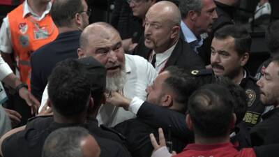 - Beşiktaş Fibabanka: 87 - Fenerbahçe Beko: 91
- Sarı-lacivertli takım,