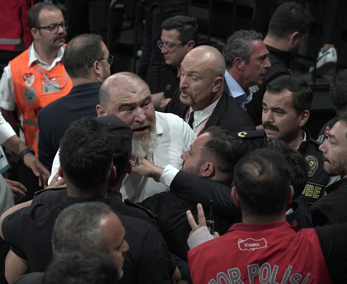 - Beşiktaş Fibabanka: 87 - Fenerbahçe Beko: 91
- Sarı-lacivertli takım,