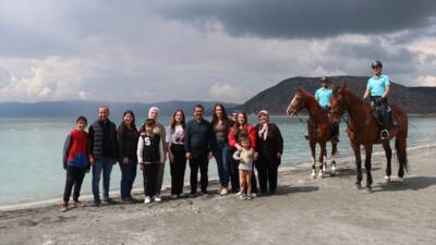 - Burdur'da beyaz kumsalı ve berrak suyunun ortaya çıkardığı güzellikle