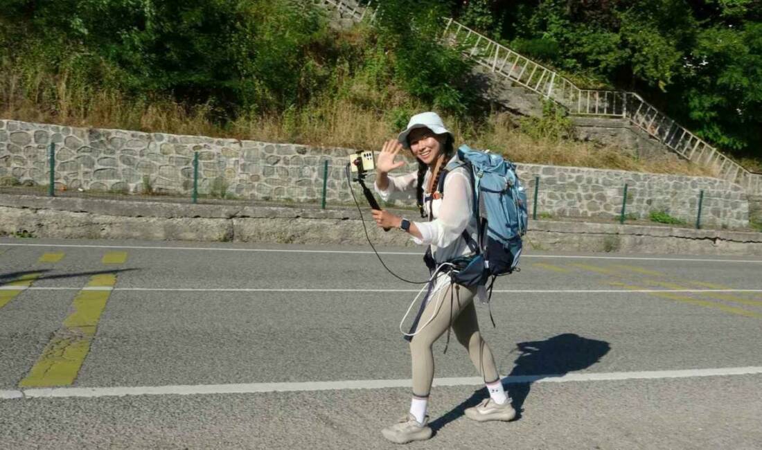 Sosyal medyada “Mhyochi” lakabı ile yayın yapan Güney Koreli fenomen