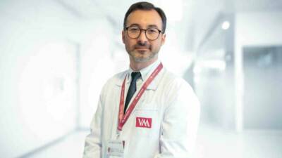 Suda doğumun, doğum eyleminin belirli bir aşamasından itibaren annenin, özel